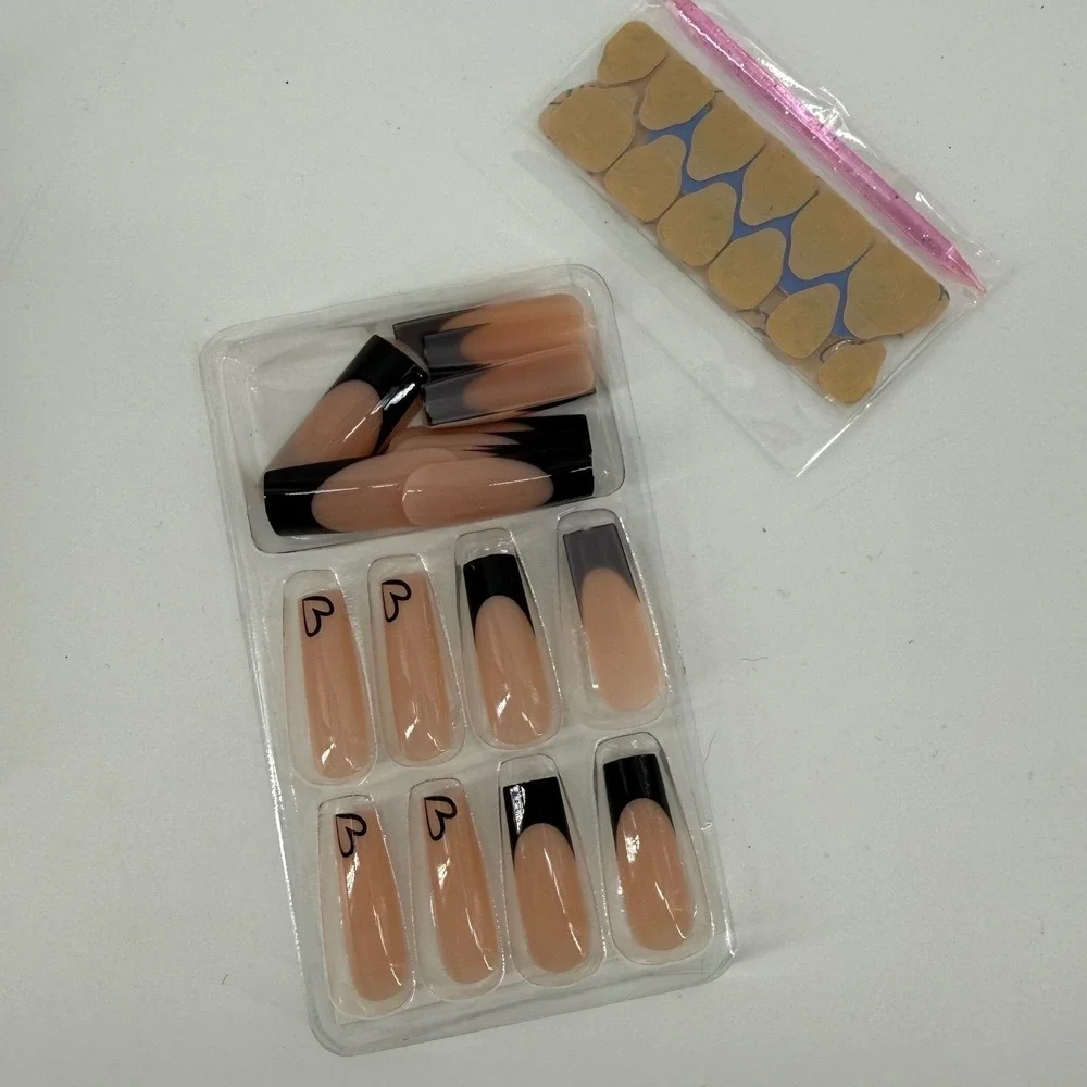 Babe Nail Co‎ 3 pack Valentines Press On Nails Heart Love Kiss Lip Glitter- long